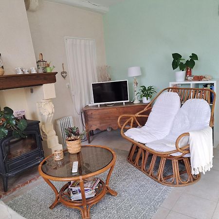 Gite De La Pivarderie Senille Exteriér fotografie