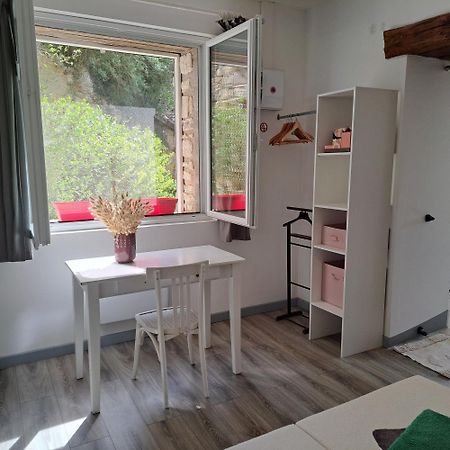 Gite De La Pivarderie Senille Exteriér fotografie