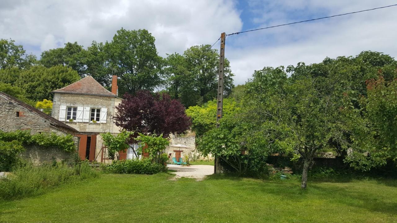Gite De La Pivarderie Senille Exteriér fotografie
