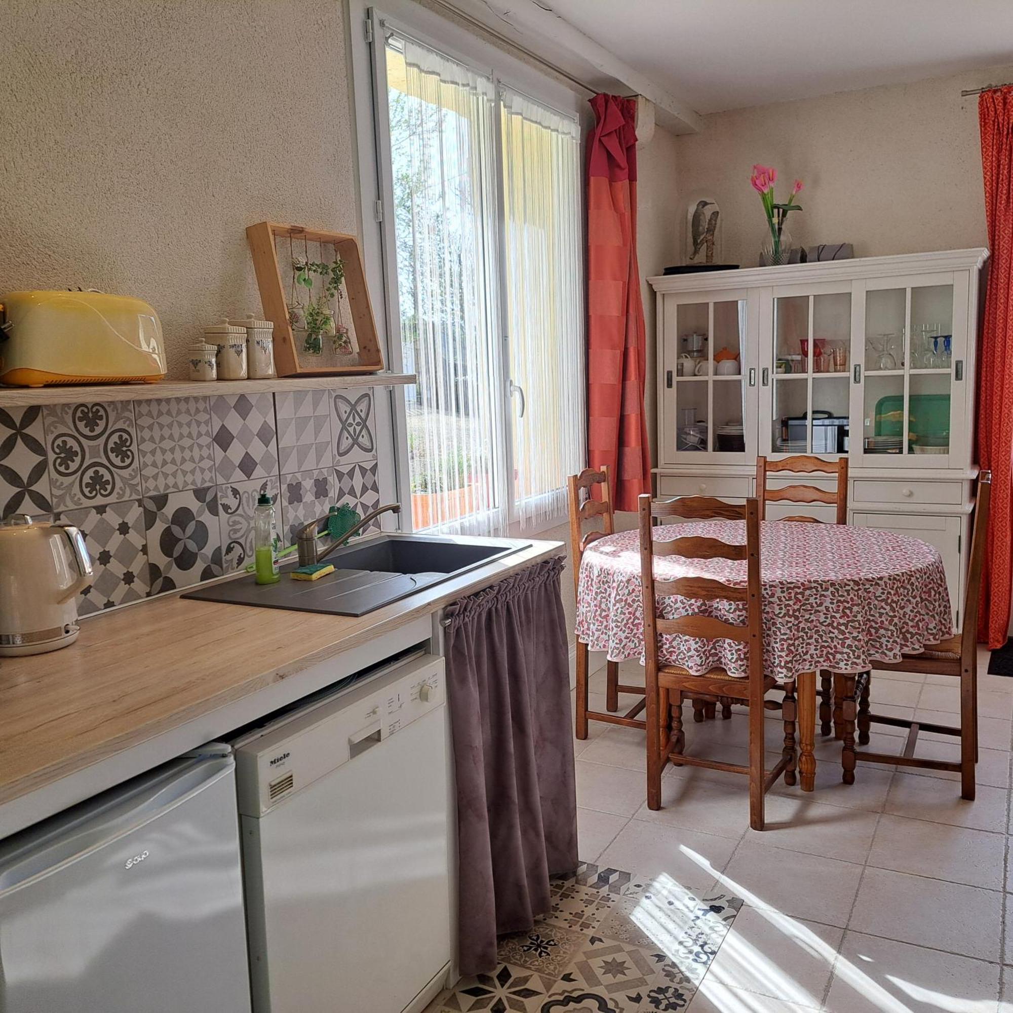 Gite De La Pivarderie Senille Exteriér fotografie